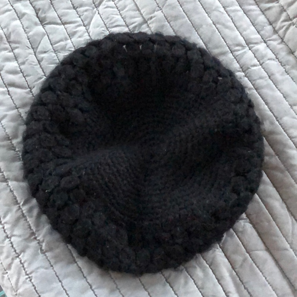 H&M knitted beret 🖤